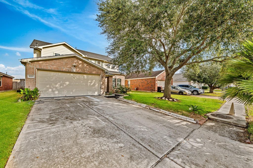 16326 Virginia Grace Drive, Sugar Land, TX 77498