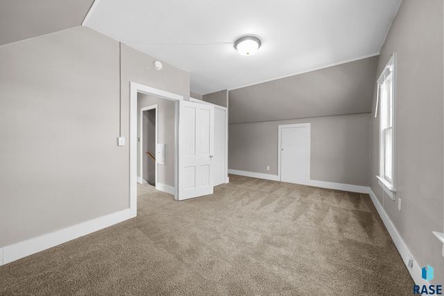 1515 S Duluth Ave Avenue, Sioux Falls, SD 57105