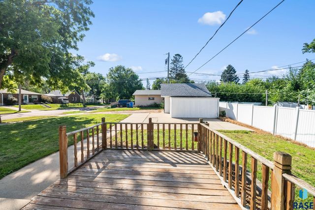 1515 S Duluth Ave Avenue, Sioux Falls, SD 57105