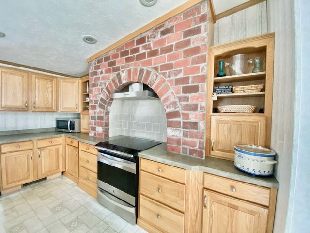 6349 Roberts Drive, Victor, NY 14564
