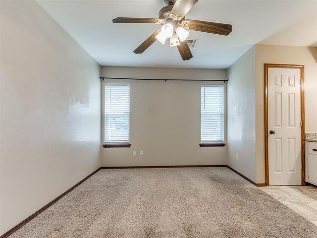 1000 NW 9th Street, Moore, OK 73160