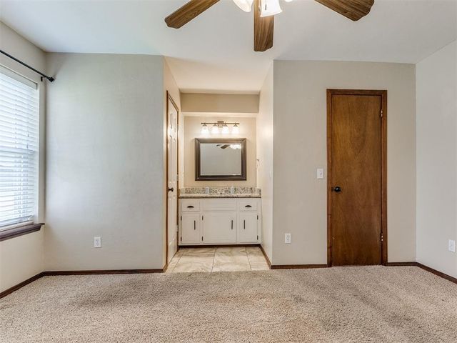 1000 NW 9th Street, Moore, OK 73160