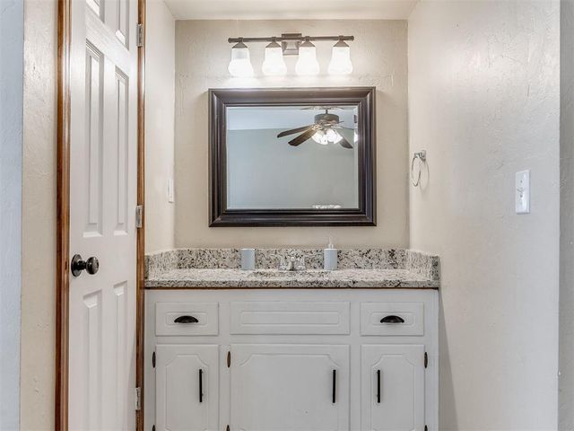 1000 NW 9th Street, Moore, OK 73160
