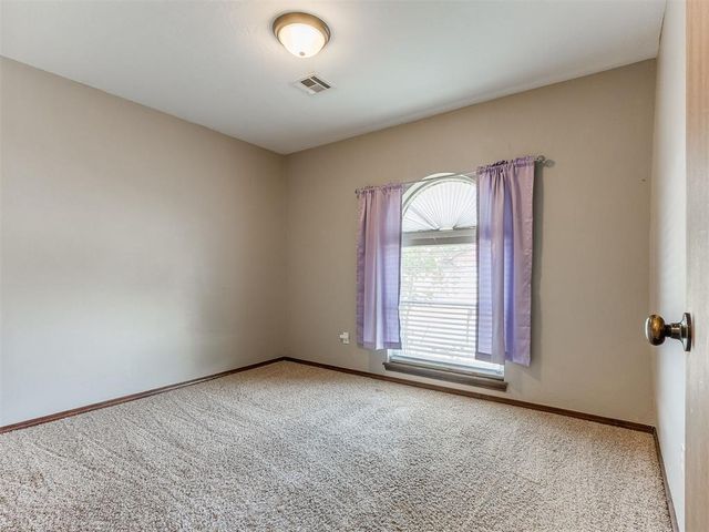 1000 NW 9th Street, Moore, OK 73160