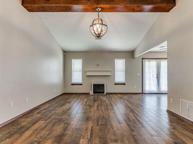 1000 NW 9th Street, Moore, OK 73160
