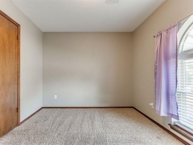 1000 NW 9th Street, Moore, OK 73160