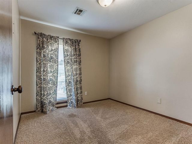 1000 NW 9th Street, Moore, OK 73160