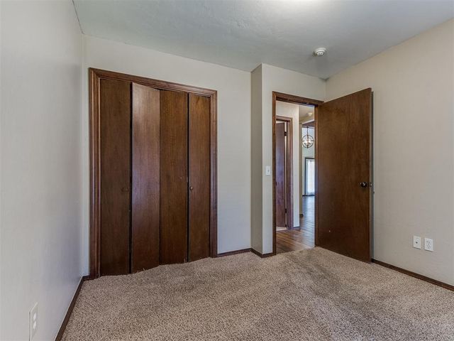 1000 NW 9th Street, Moore, OK 73160