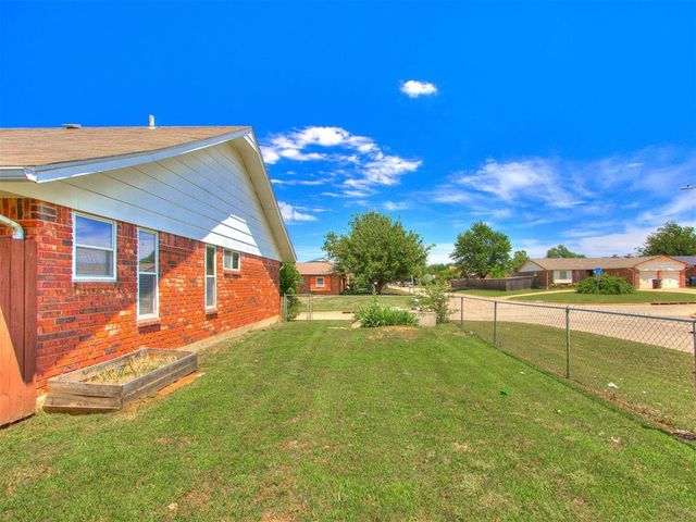 1000 NW 9th Street, Moore, OK 73160
