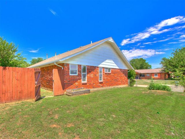 1000 NW 9th Street, Moore, OK 73160