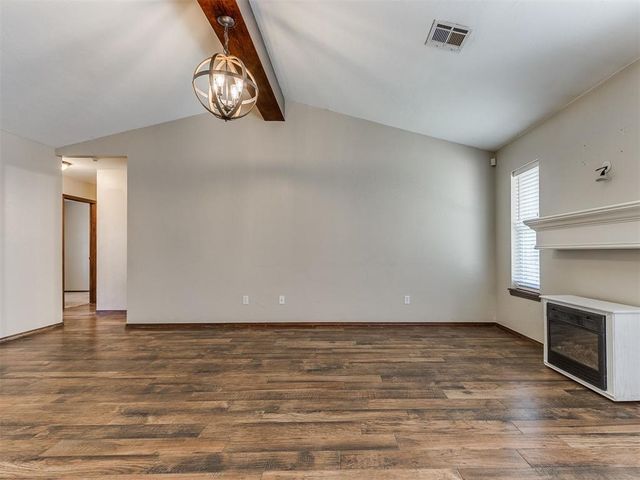 1000 NW 9th Street, Moore, OK 73160