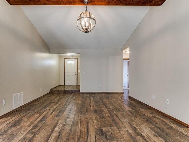 1000 NW 9th Street, Moore, OK 73160