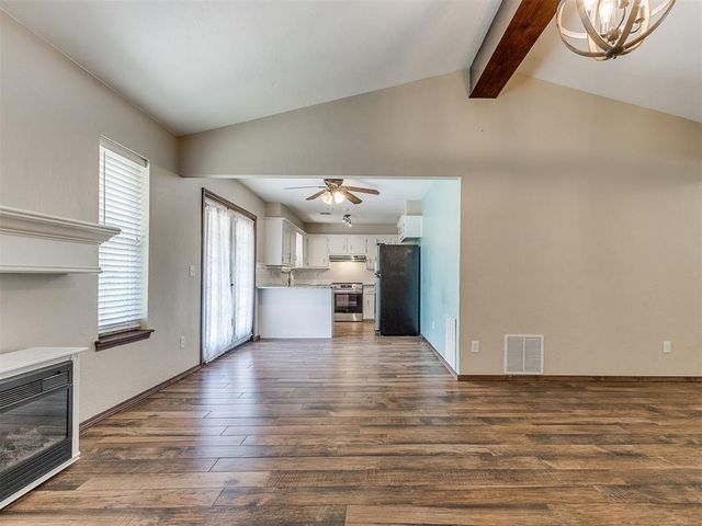 1000 NW 9th Street, Moore, OK 73160