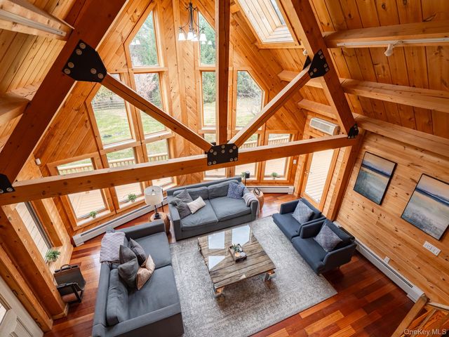 252 Crum Elbow Road, Hyde Park, NY 12538