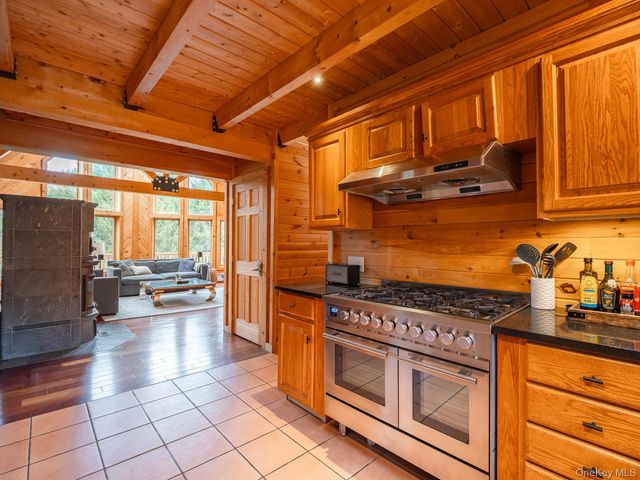 252 Crum Elbow Road, Hyde Park, NY 12538