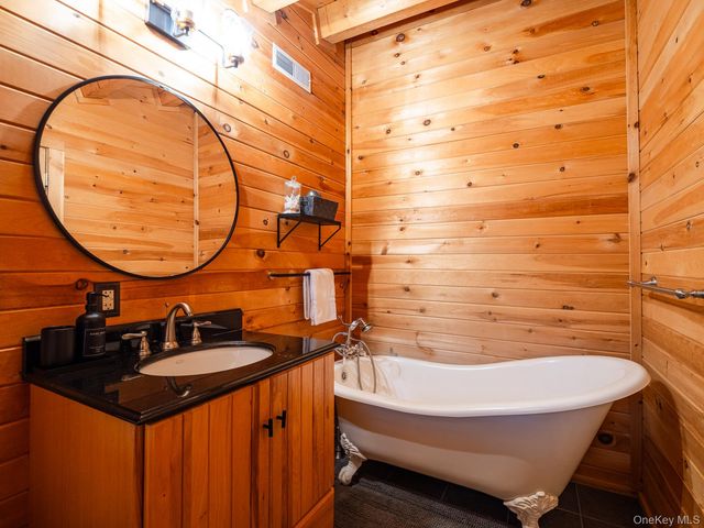 252 Crum Elbow Road, Hyde Park, NY 12538