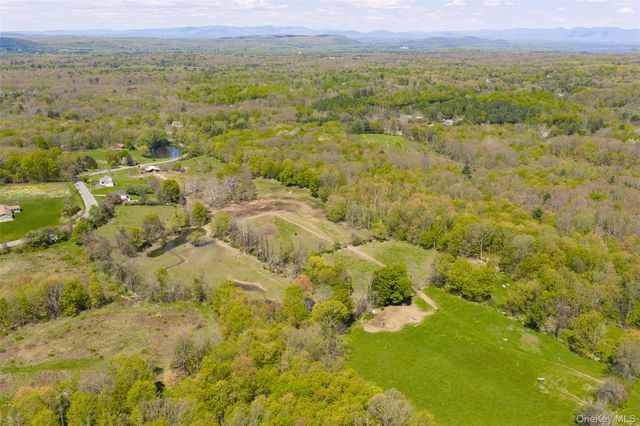 252 Crum Elbow Road, Hyde Park, NY 12538