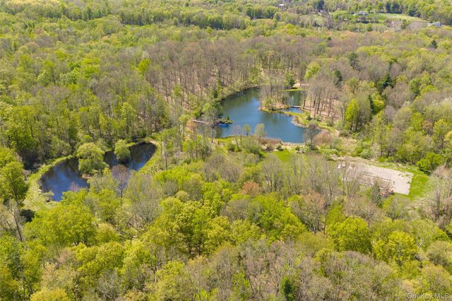 252 Crum Elbow Road, Hyde Park, NY 12538
