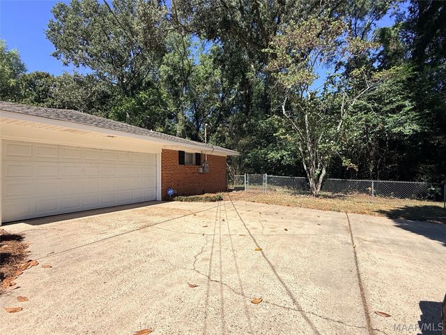 713 Sweeten Creek Road, Montgomery, AL 36109