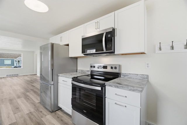 831 MARTIN STREET, Menasha, WI 54952