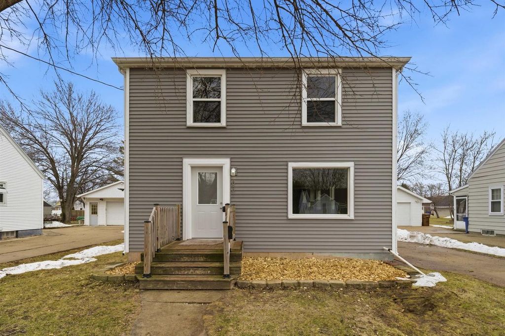 831 MARTIN STREET, Menasha, WI 54952