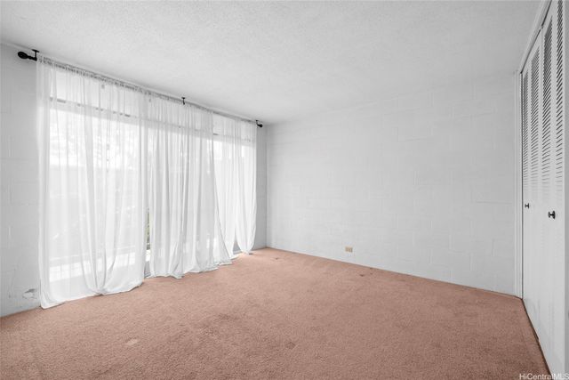 2328 Seaview Avenue 405, Honolulu, HI 96822