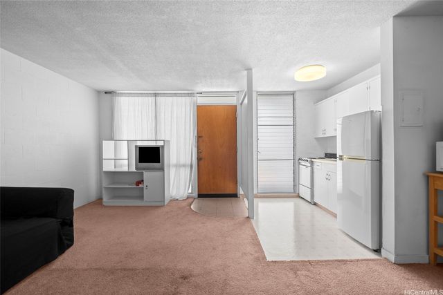 2328 Seaview Avenue 405, Honolulu, HI 96822