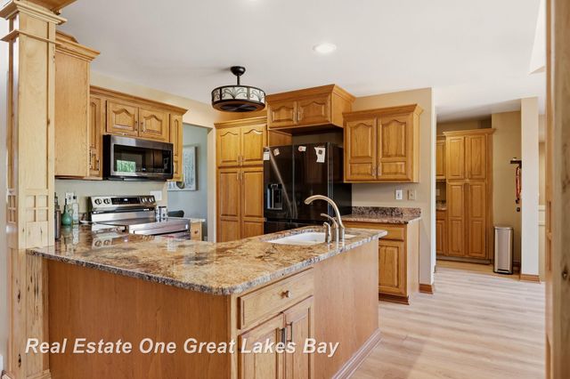 2530 N River Road, Thomas Twp, MI 48609