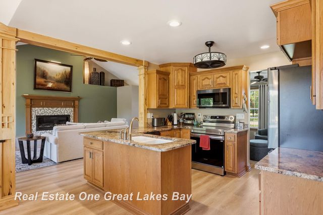 2530 N River Road, Thomas Twp, MI 48609