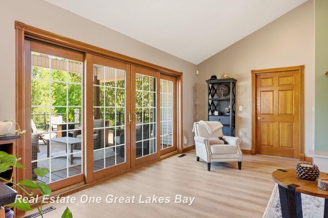 2530 N River Road, Thomas Twp, MI 48609