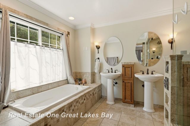 2530 N River Road, Thomas Twp, MI 48609