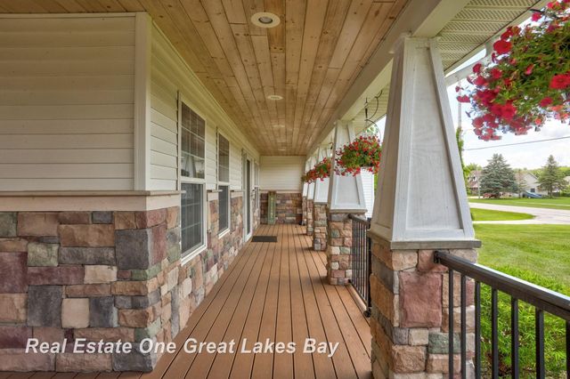 2530 N River Road, Thomas Twp, MI 48609