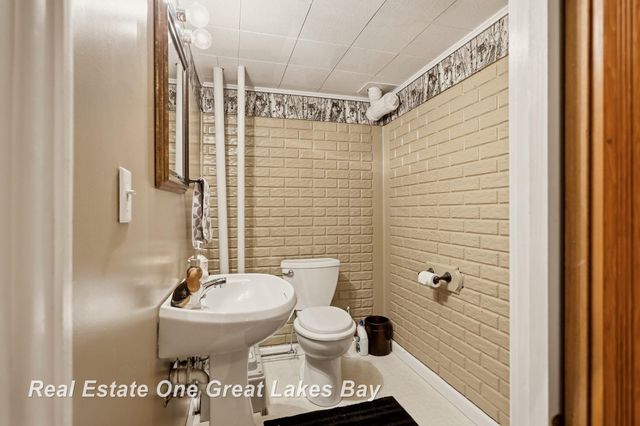 2530 N River Road, Thomas Twp, MI 48609