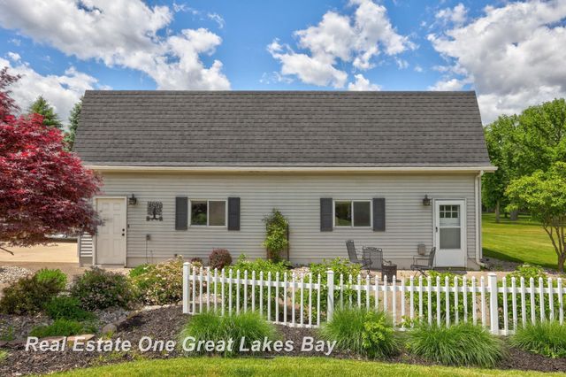 2530 N River Road, Thomas Twp, MI 48609