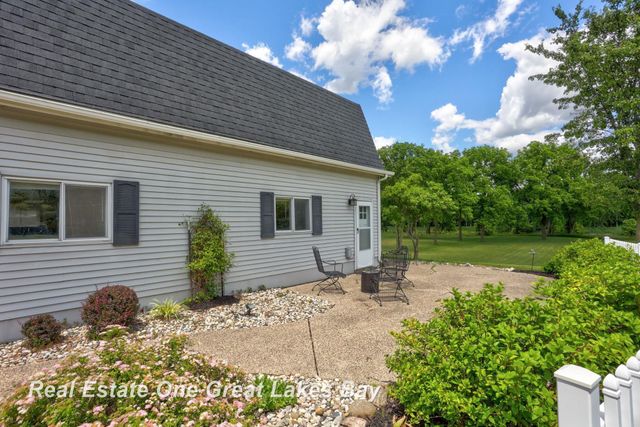 2530 N River Road, Thomas Twp, MI 48609