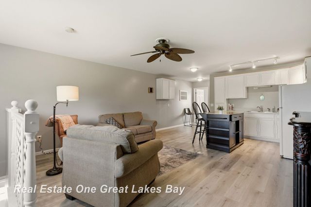 2530 N River Road, Thomas Twp, MI 48609