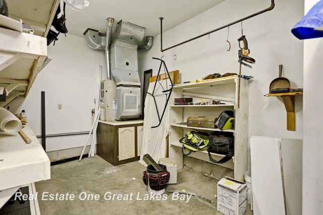 2530 N River Road, Thomas Twp, MI 48609