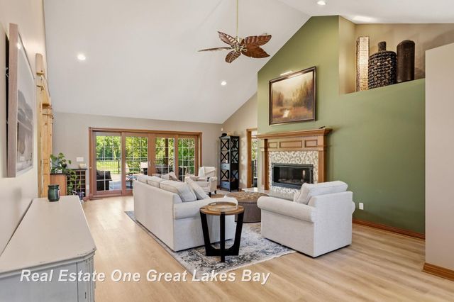 2530 N River Road, Thomas Twp, MI 48609
