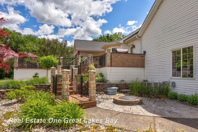 2530 N River Road, Thomas Twp, MI 48609