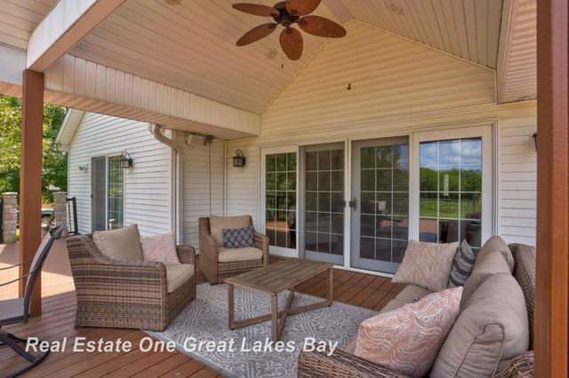 2530 N River Road, Thomas Twp, MI 48609