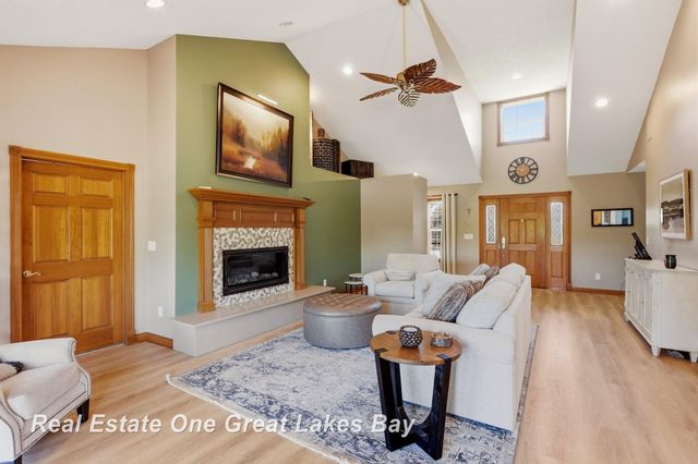 2530 N River Road, Thomas Twp, MI 48609