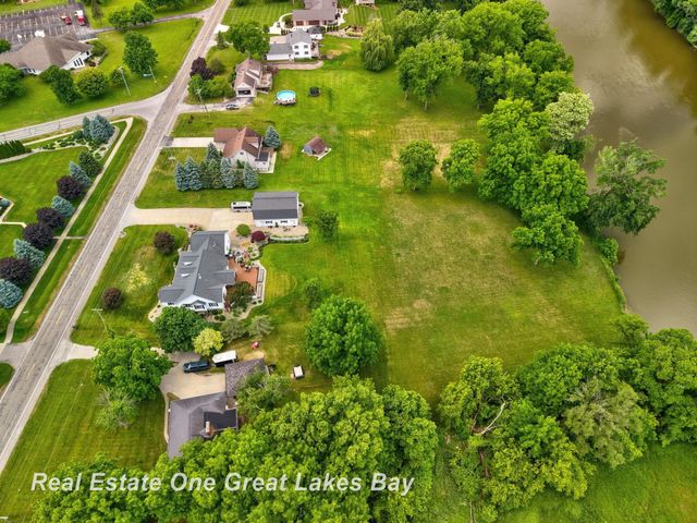 2530 N River Road, Thomas Twp, MI 48609