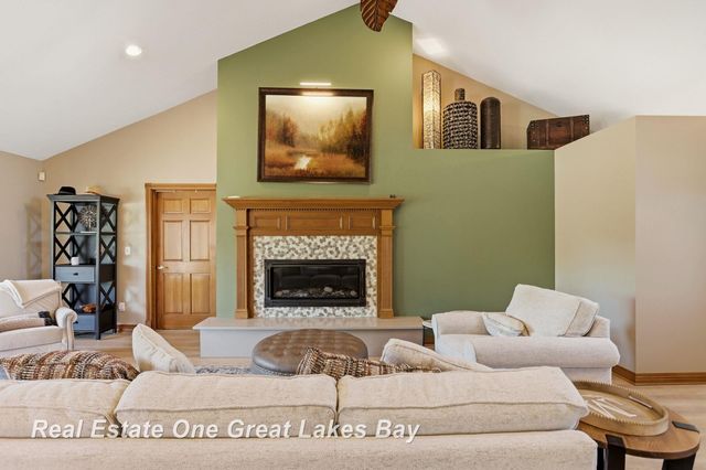 2530 N River Road, Thomas Twp, MI 48609