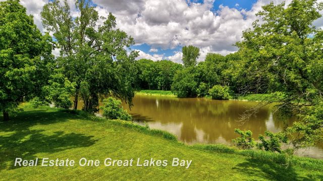 2530 N River Road, Thomas Twp, MI 48609