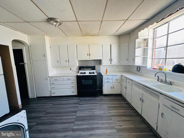 422 WOLF ST, Philadelphia, PA 19148