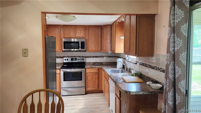 1495 Dangelo Drive, North Tonawanda, NY 14120