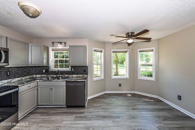 411 Candlewood Drive, Jacksonville, NC 28540