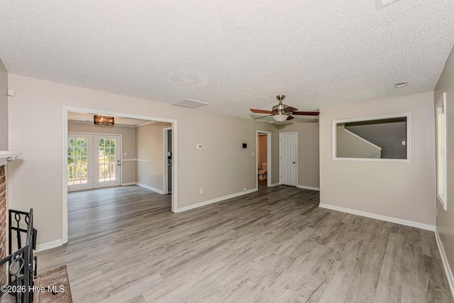 411 Candlewood Drive, Jacksonville, NC 28540