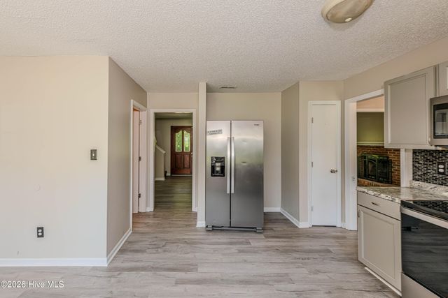 411 Candlewood Drive, Jacksonville, NC 28540