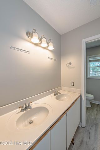 411 Candlewood Drive, Jacksonville, NC 28540